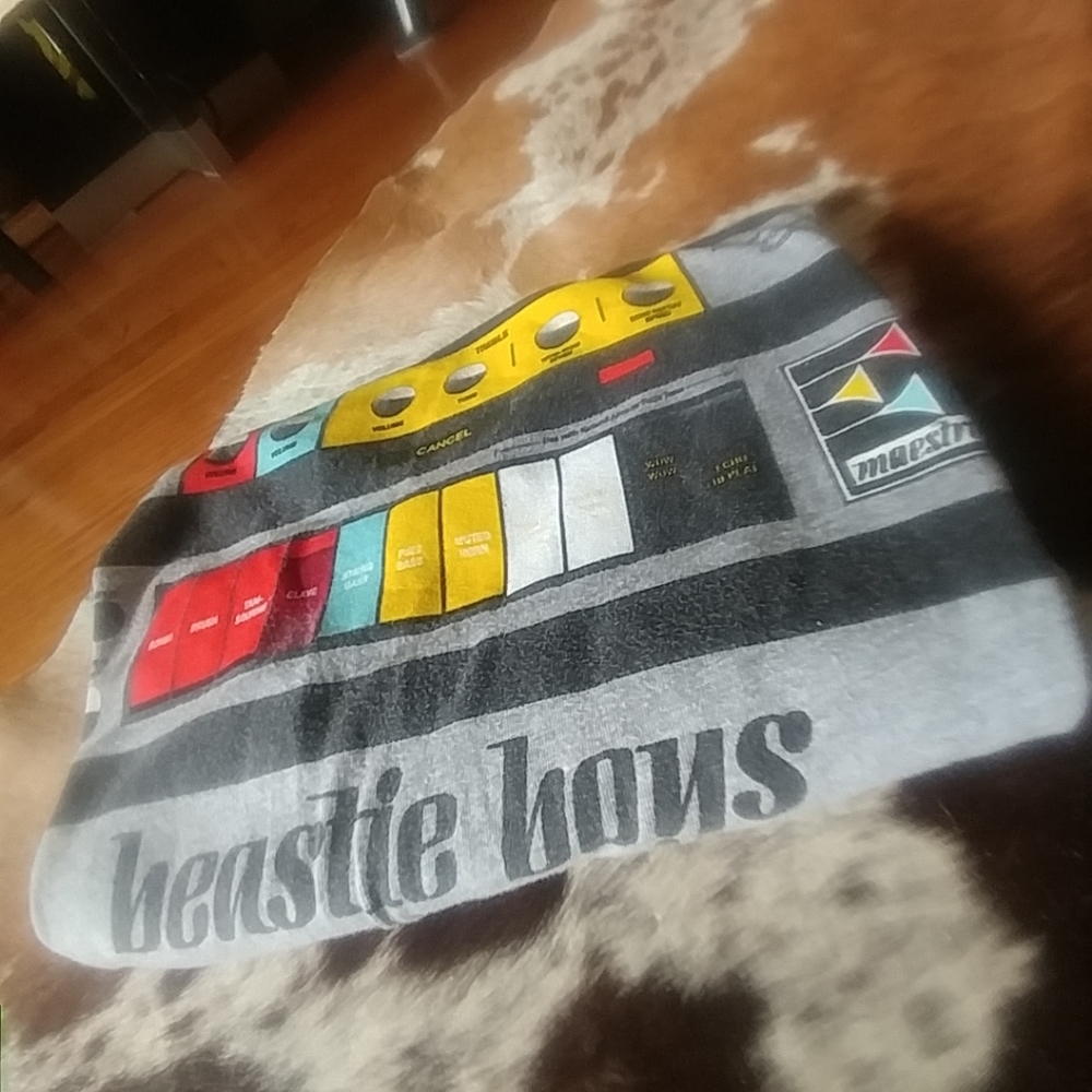 BEASTIE BOYS MAESTO TEE🔥